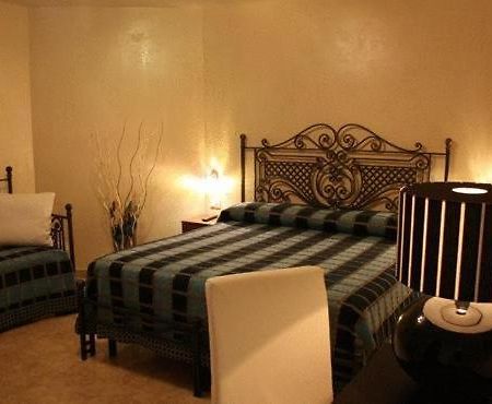 Dimora Storica "Casa Sicuro" Bed & Breakfast Martano Ngoại thất bức ảnh