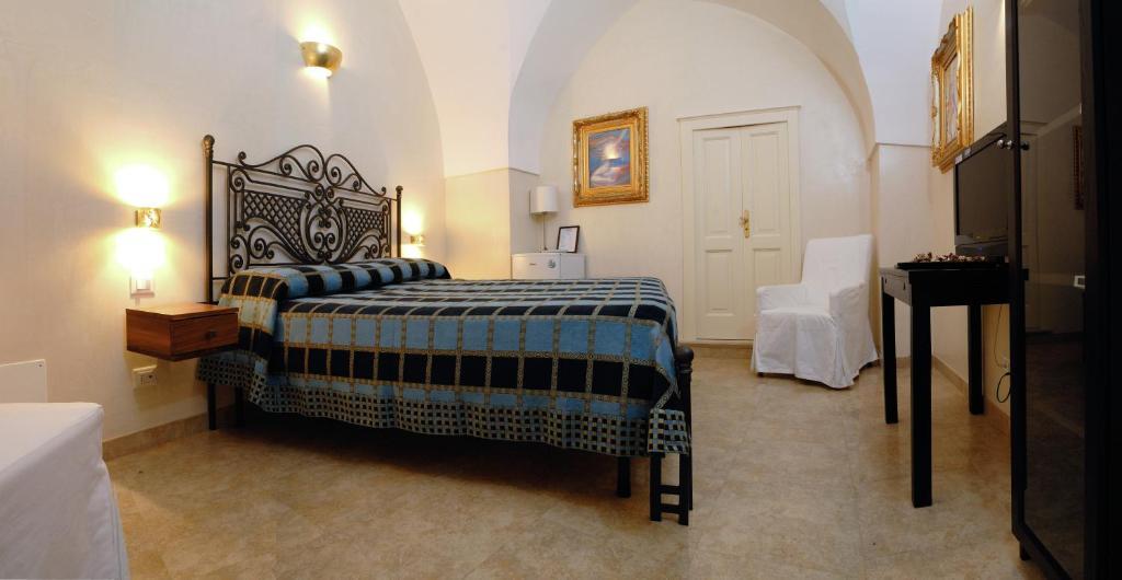 Dimora Storica "Casa Sicuro" Bed & Breakfast Martano Ngoại thất bức ảnh