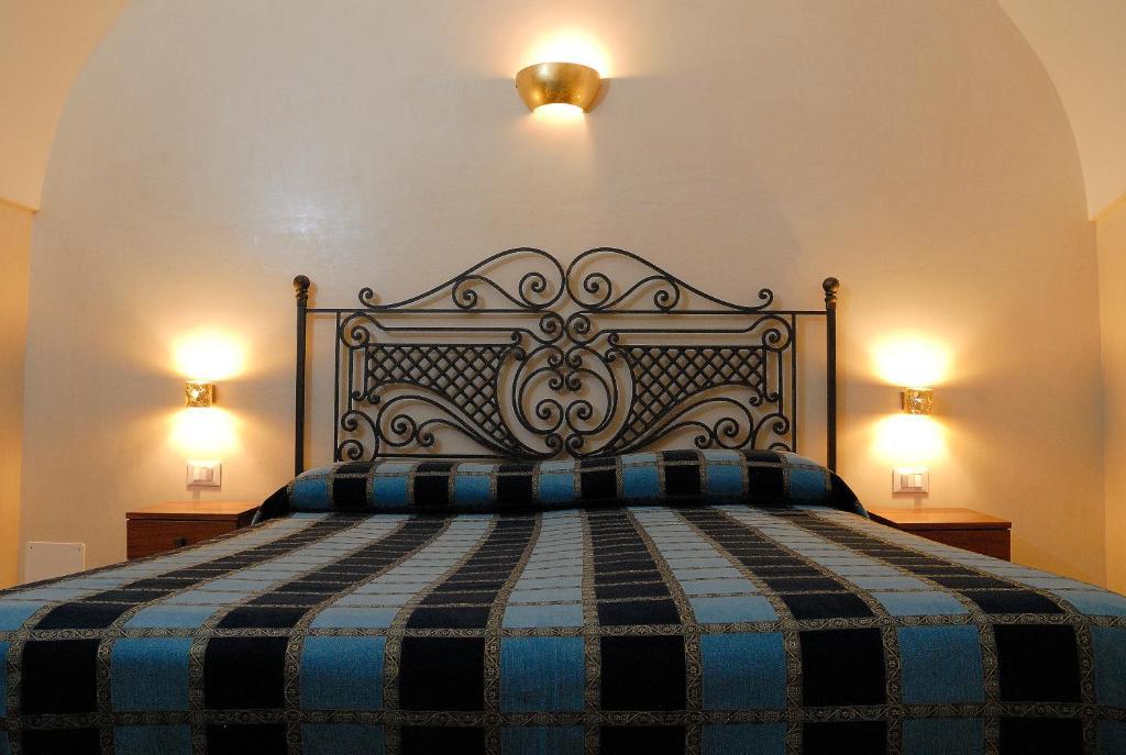 Dimora Storica "Casa Sicuro" Bed & Breakfast Martano Ngoại thất bức ảnh