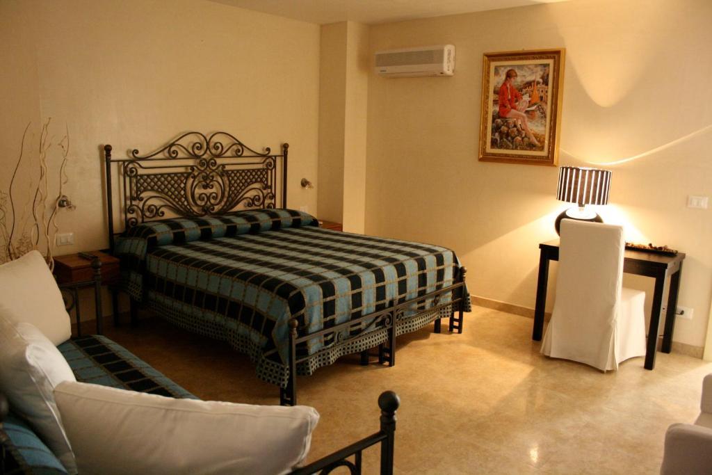 Dimora Storica "Casa Sicuro" Bed & Breakfast Martano Ngoại thất bức ảnh